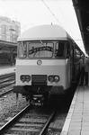 849217 Afbeelding van de feesttrein bestaande uit dubbeldeksmaterieel (DDAR) van de N.S. voor de onthulling van het ...